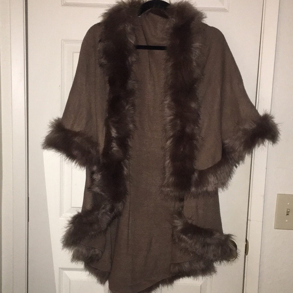 faux fur Shaw /Cape